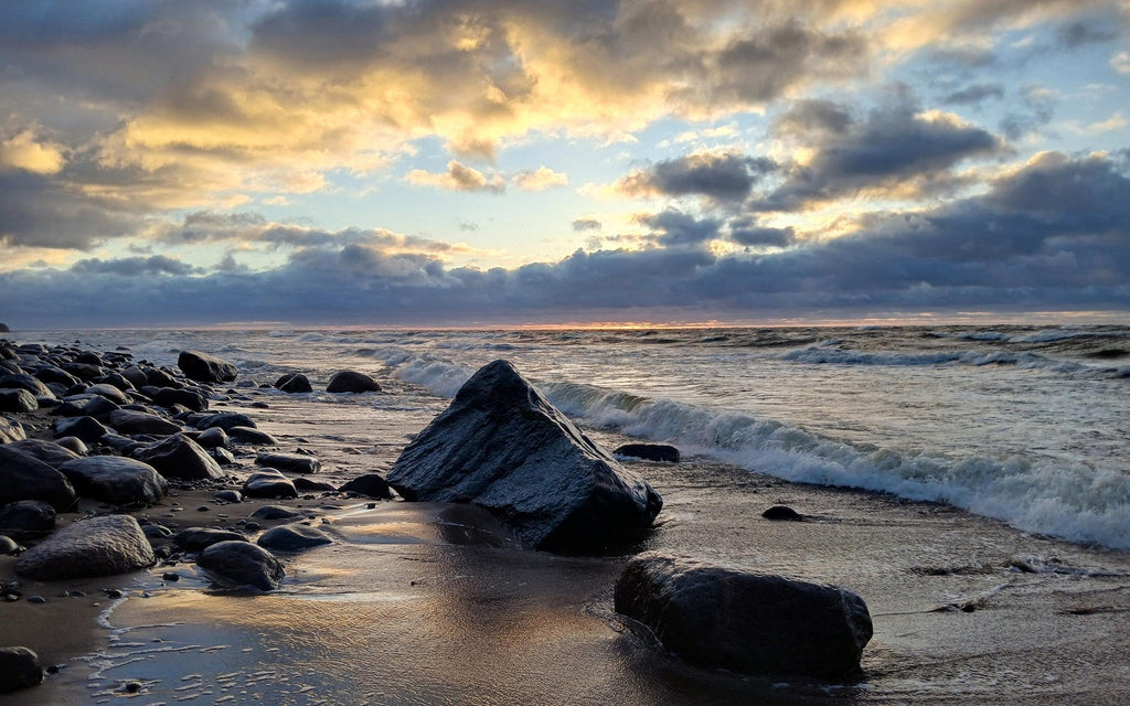 Baltic Adrift — Sea Mineral & Morning Dew Fragrance