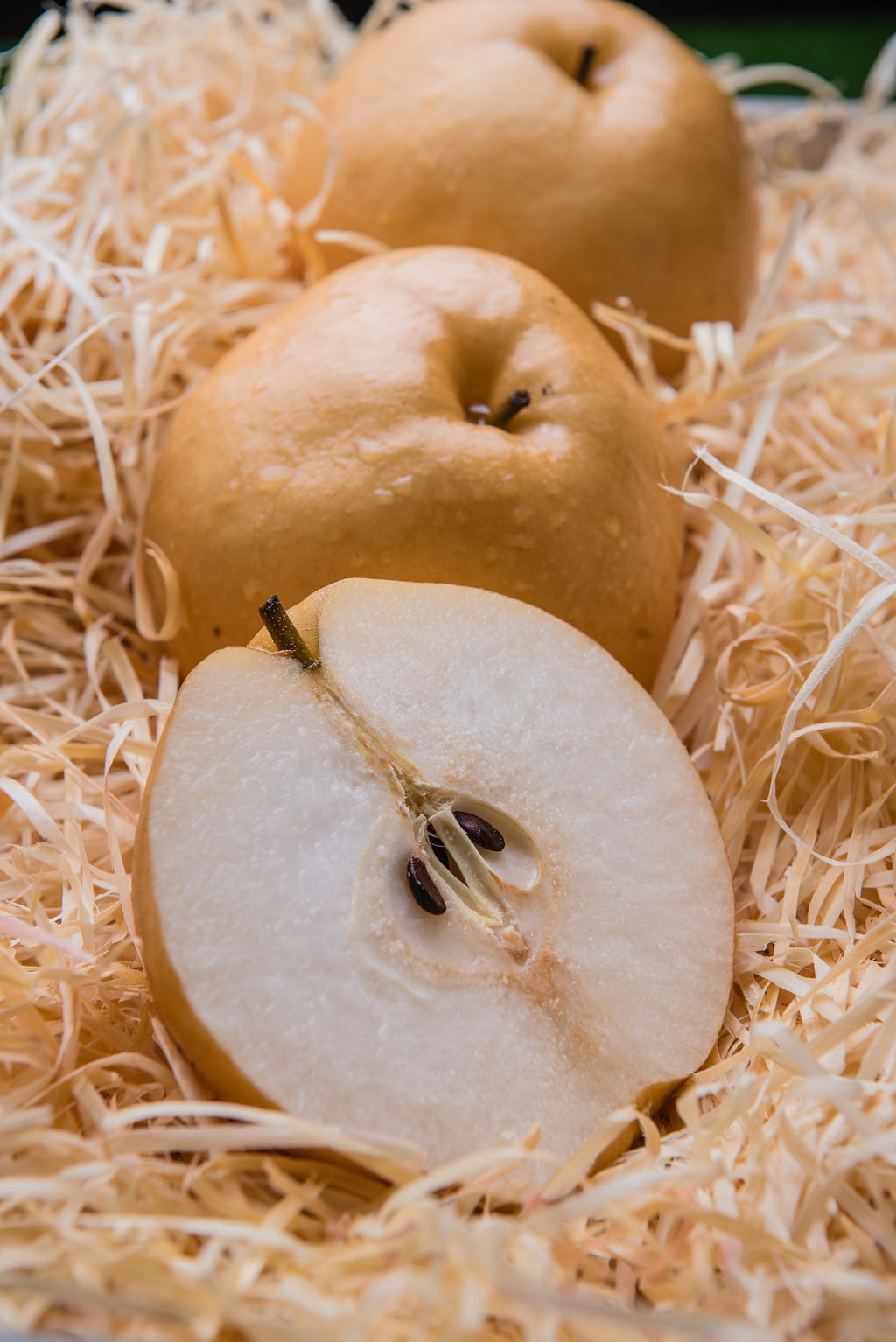 Poached Pears & Oud - Gourmand Pear & Oud Candle